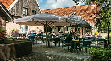 Terras van Fletcher Hotel-Restaurant De Broeierd-Enschede